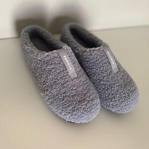 Bombas women’s size 5 Gray Fleece Slippers nwot
